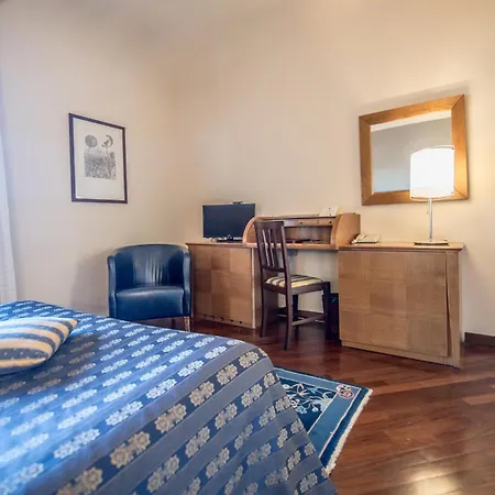 Castello Rosso Hotel 4*