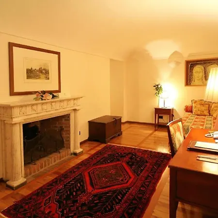 Castello Rosso فندق 4*