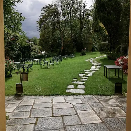 فندق Castello Rosso 4*