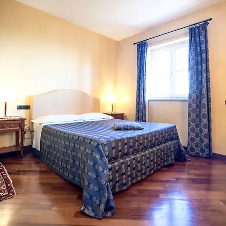 Hotel Castello Rosso Costigliole Saluzzo