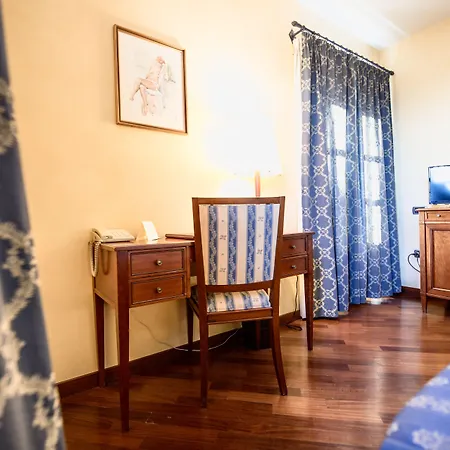 Castello Rosso 4* Costigliole Saluzzo