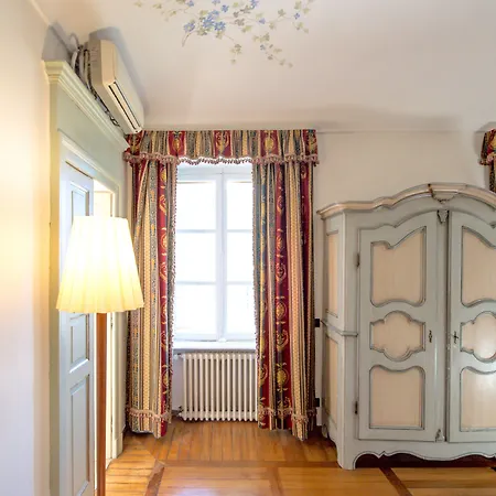 Castello Rosso 4* Костильоле-Салуццо