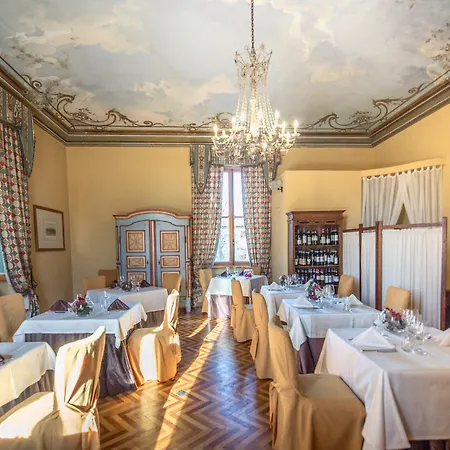 Ξενοδοχείο Castello Rosso 4*