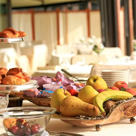 Hotel Castello Rosso 4*