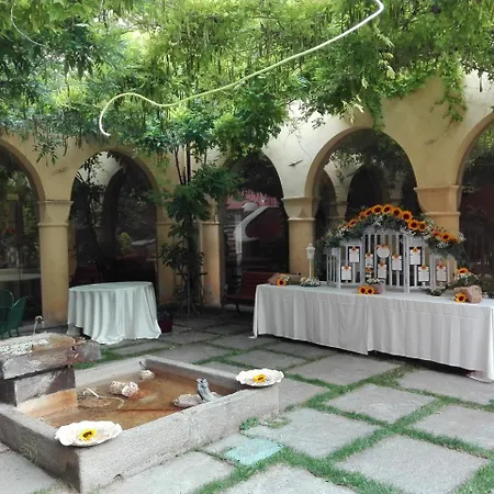 فندق Castello Rosso 4*