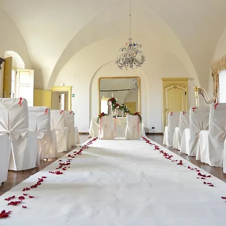 Hotel Castello Rosso Costigliole Saluzzo