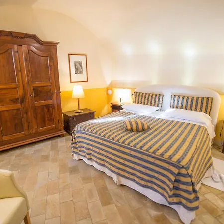 Castello Rosso Costigliole Saluzzo