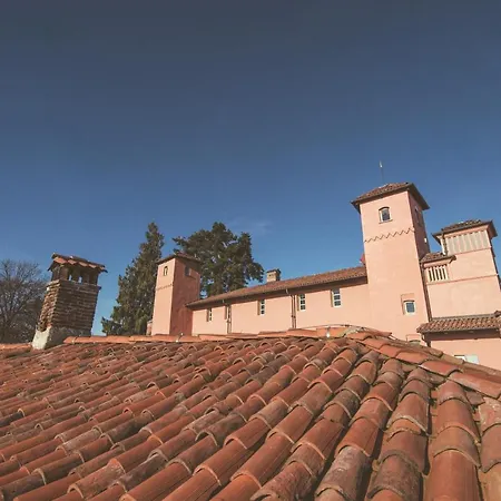 فندق Castello Rosso 4*
