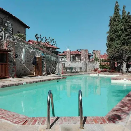 Castello Rosso فندق