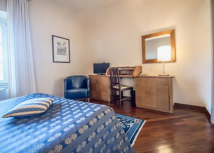 Castello Rosso Hotell 4*