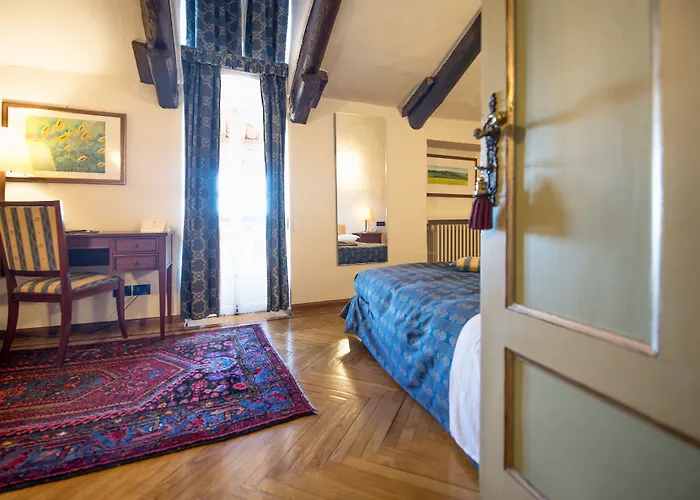 Castello Rosso Hotell 4*