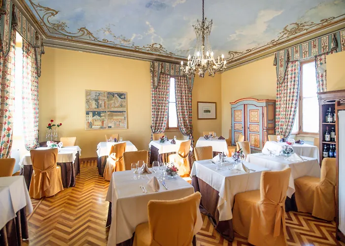 Castello Rosso 4* Costigliole Saluzzo