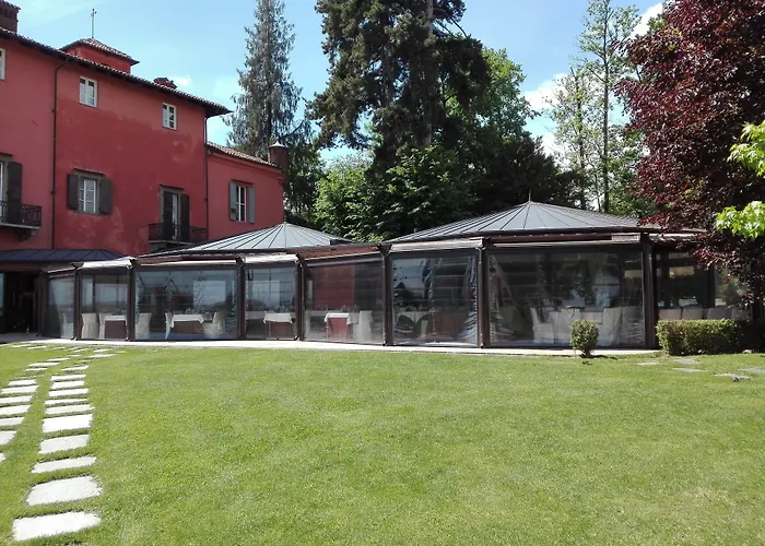 Castello Rosso Hotell 4*