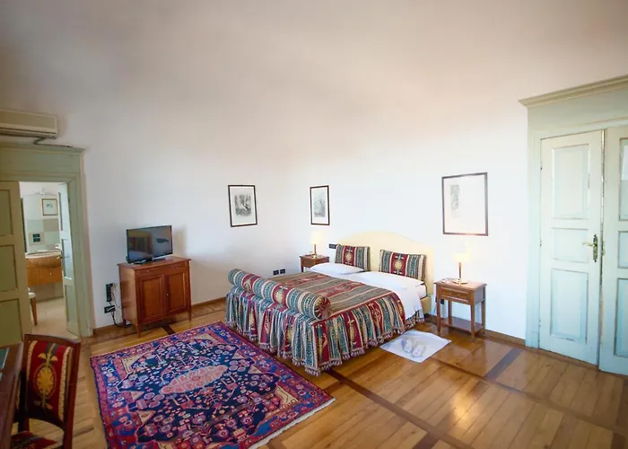 Castello Rosso Hotell