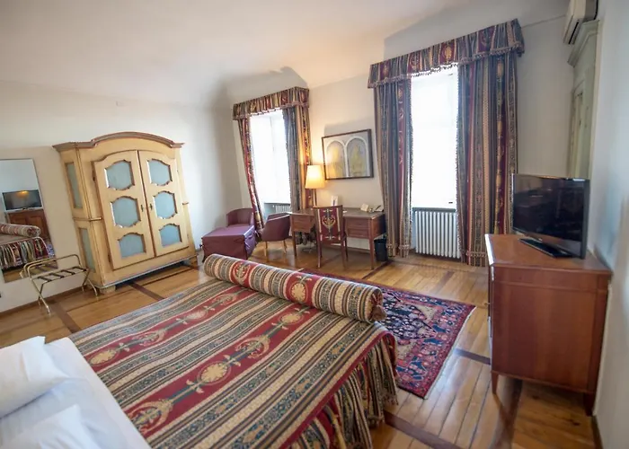 Hotell Castello Rosso