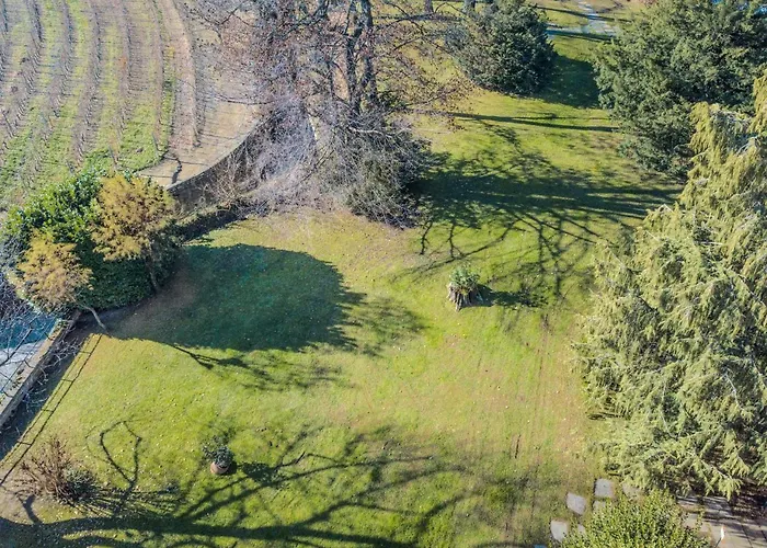 Castello Rosso Hotell 4*